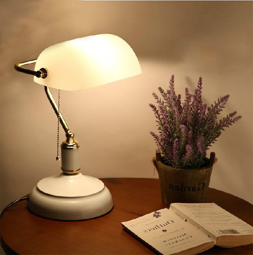 美美美 這些用玻璃做成的工作臺燈,帶你穿越民國時(shí)光